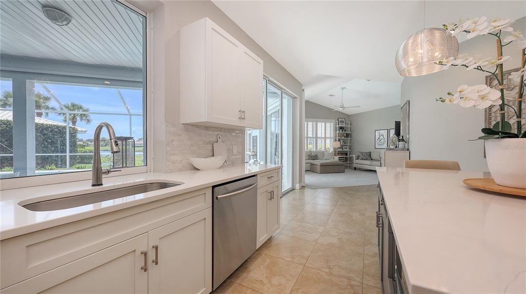 Под контрактом: $679,000 (3 спален, 2 ванн, 2181 Квадратных фут)