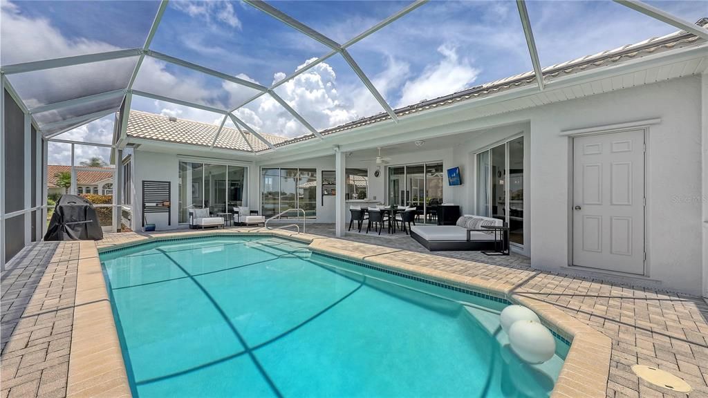 Под контрактом: $679,000 (3 спален, 2 ванн, 2181 Квадратных фут)