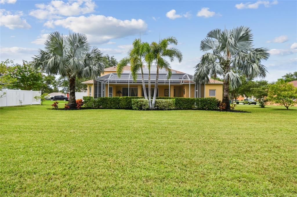 合同活跃: $545,000 (4 贝兹, 2 浴室, 2570 平方英尺)