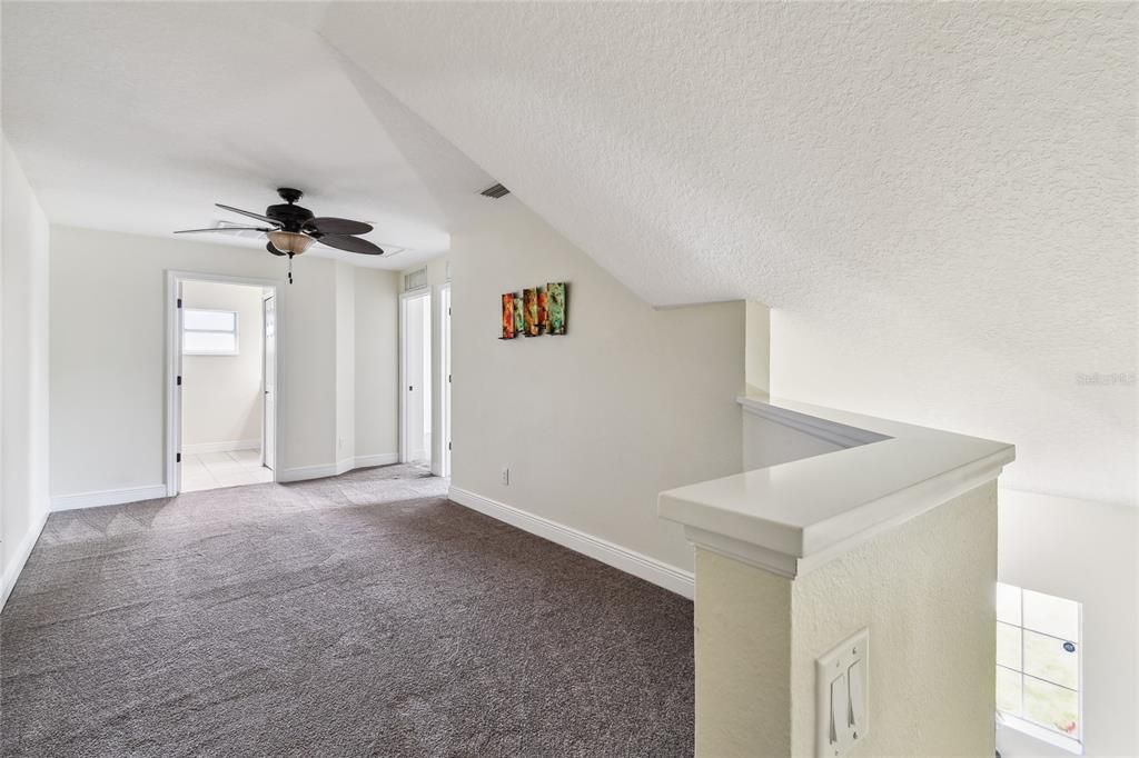 合同活跃: $545,000 (4 贝兹, 2 浴室, 2570 平方英尺)