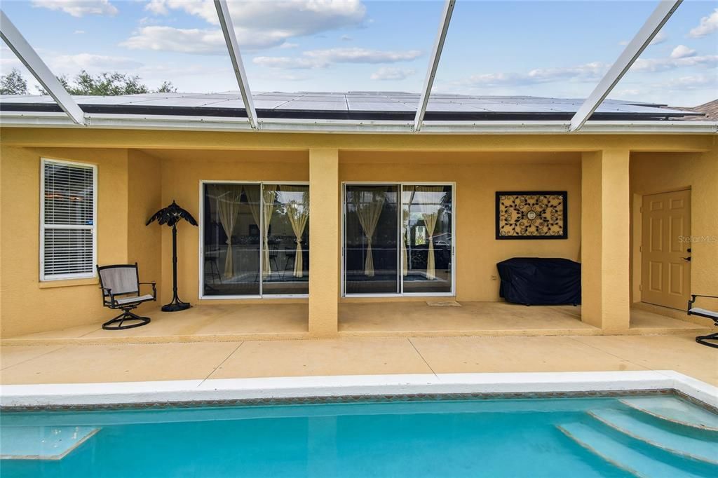 合同活跃: $545,000 (4 贝兹, 2 浴室, 2570 平方英尺)