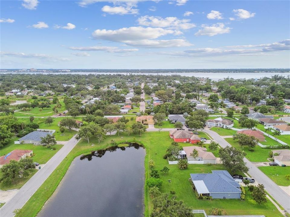 合同活跃: $545,000 (4 贝兹, 2 浴室, 2570 平方英尺)