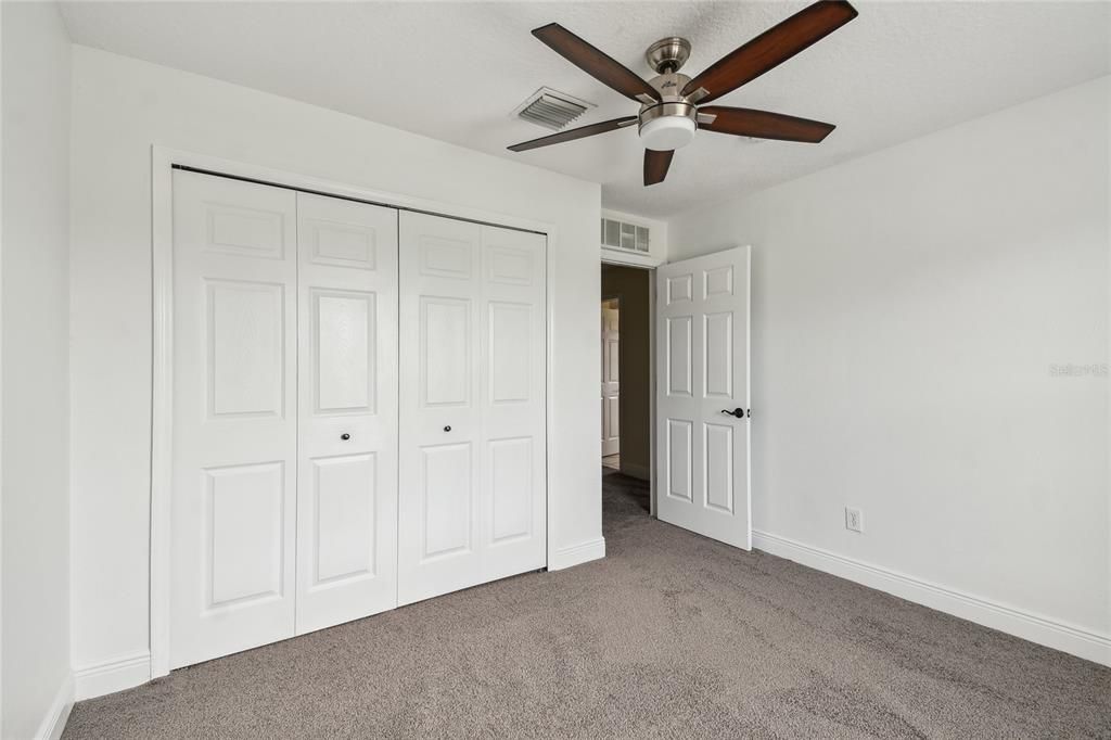 合同活跃: $545,000 (4 贝兹, 2 浴室, 2570 平方英尺)