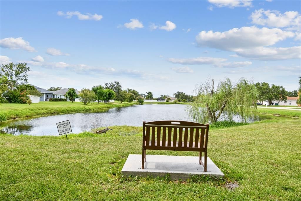 合同活跃: $545,000 (4 贝兹, 2 浴室, 2570 平方英尺)