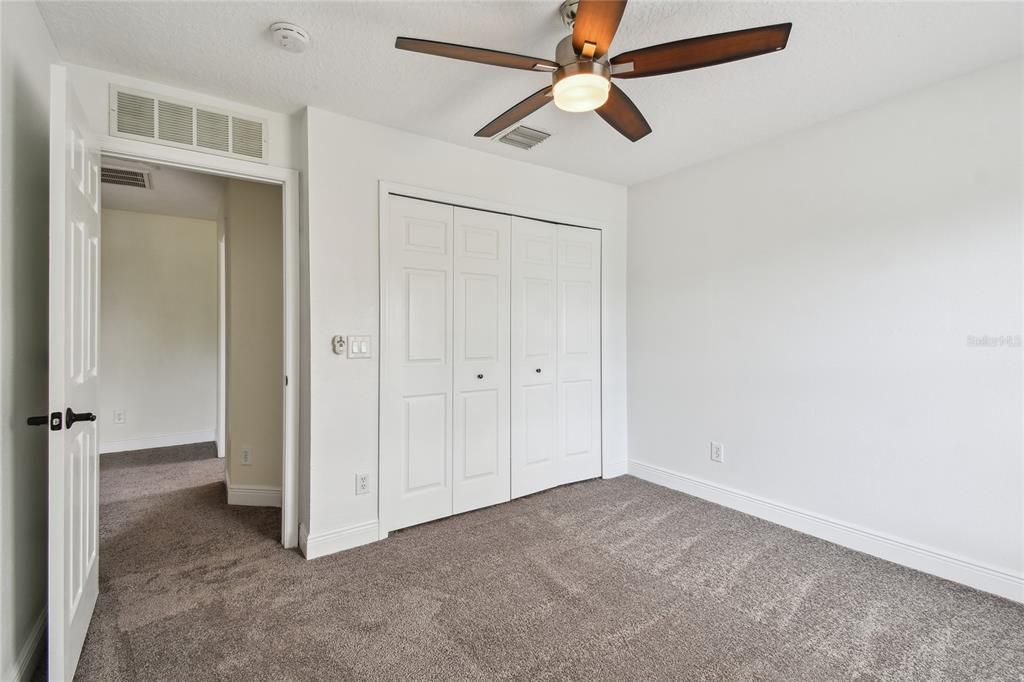 合同活跃: $545,000 (4 贝兹, 2 浴室, 2570 平方英尺)