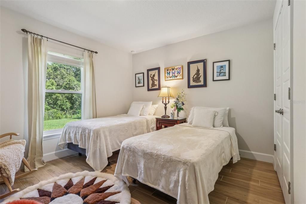 На продажу: $320,000 (4 спален, 2 ванн, 1814 Квадратных фут)