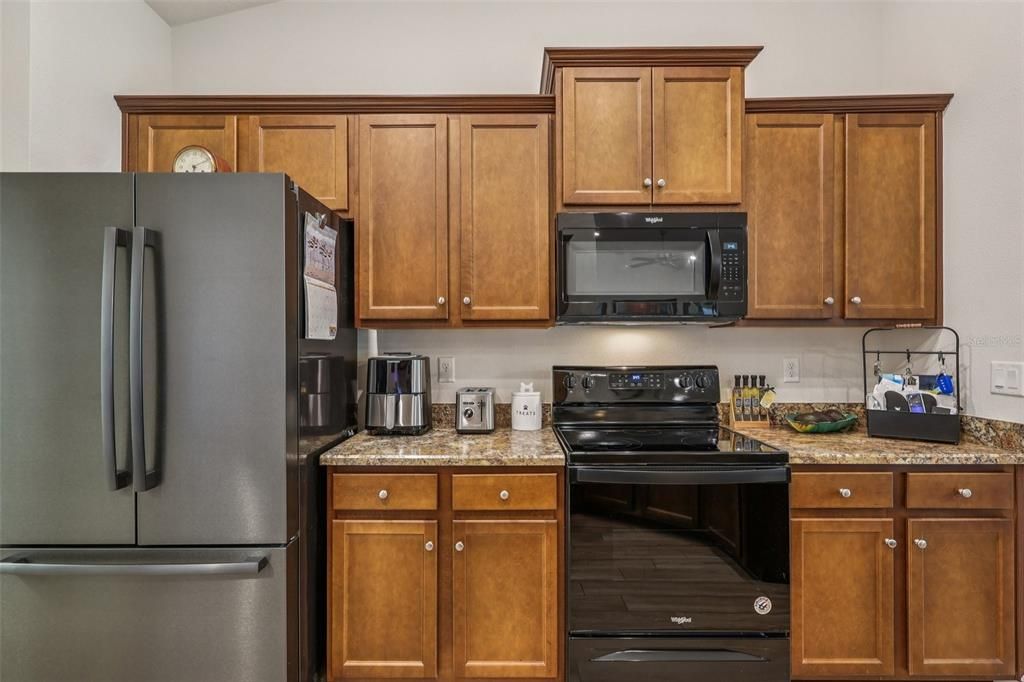 На продажу: $320,000 (4 спален, 2 ванн, 1814 Квадратных фут)