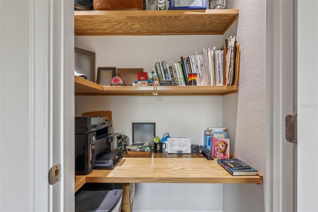 На продажу: $320,000 (4 спален, 2 ванн, 1814 Квадратных фут)