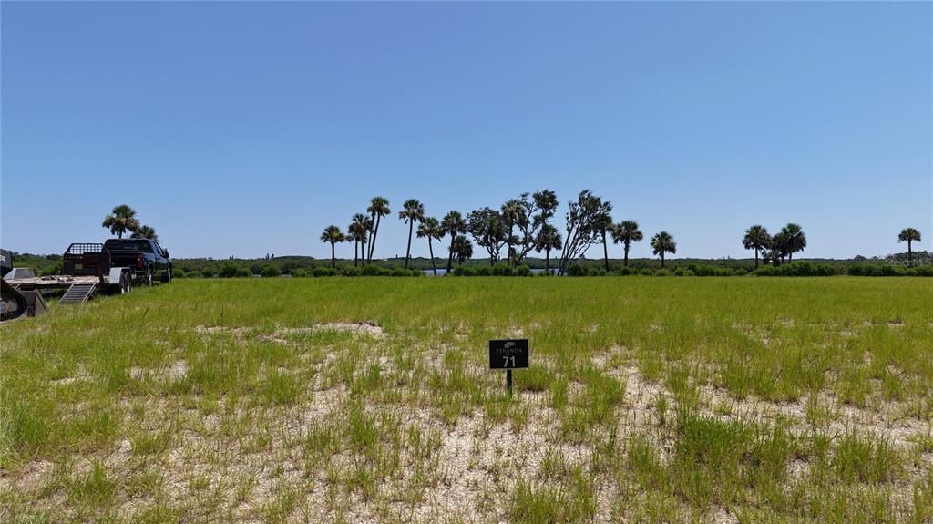 На продажу: $445,000 (0.15 acres)