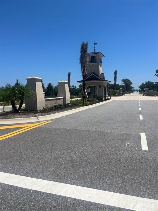 На продажу: $445,000 (0.15 acres)