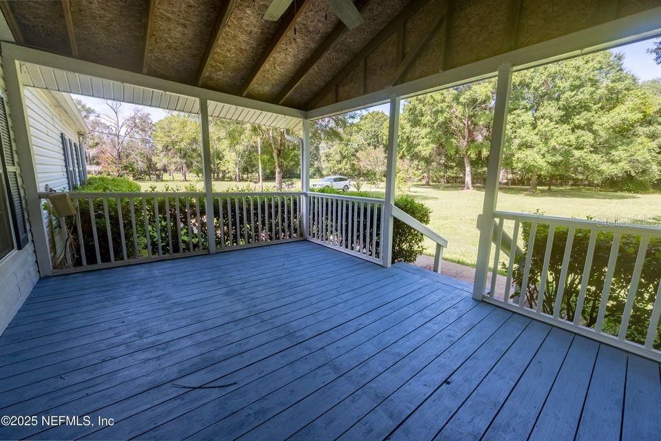 Activo con contrato: $450,000 (5 camas, 3 baños, 2356 Pies cuadrados)