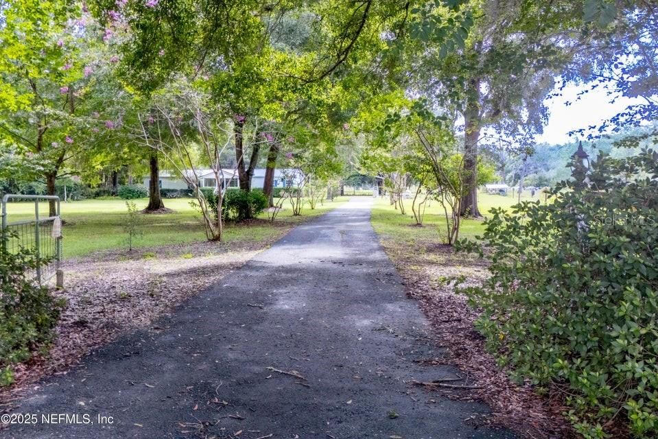 Activo con contrato: $450,000 (5 camas, 3 baños, 2356 Pies cuadrados)