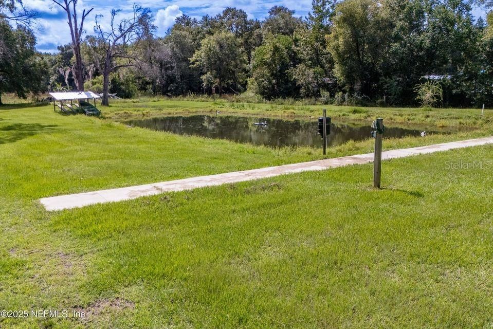 Activo con contrato: $450,000 (5 camas, 3 baños, 2356 Pies cuadrados)