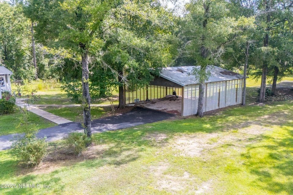 Activo con contrato: $450,000 (5 camas, 3 baños, 2356 Pies cuadrados)