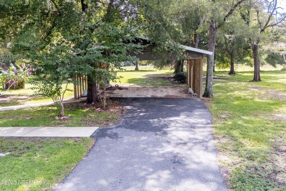 Activo con contrato: $450,000 (5 camas, 3 baños, 2356 Pies cuadrados)