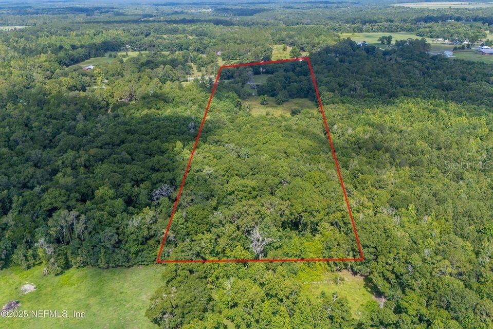 Activo con contrato: $450,000 (5 camas, 3 baños, 2356 Pies cuadrados)