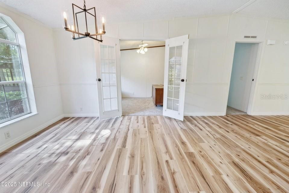 Activo con contrato: $450,000 (5 camas, 3 baños, 2356 Pies cuadrados)