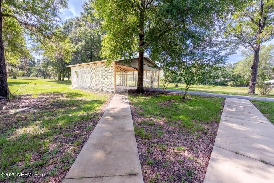 Activo con contrato: $450,000 (5 camas, 3 baños, 2356 Pies cuadrados)