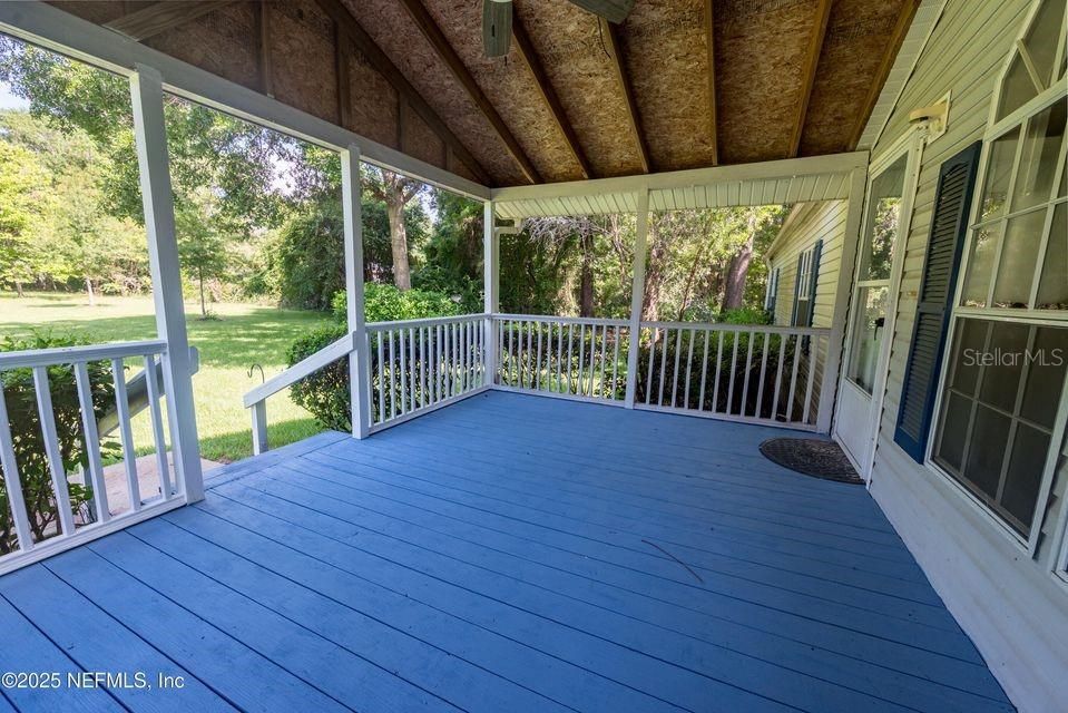 Activo con contrato: $450,000 (5 camas, 3 baños, 2356 Pies cuadrados)