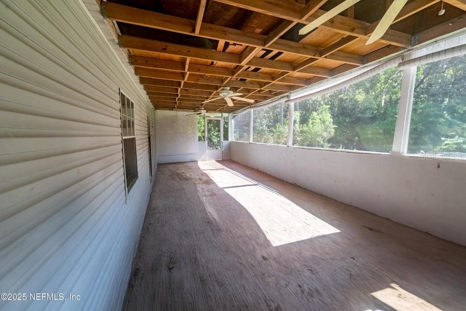 Activo con contrato: $450,000 (5 camas, 3 baños, 2356 Pies cuadrados)