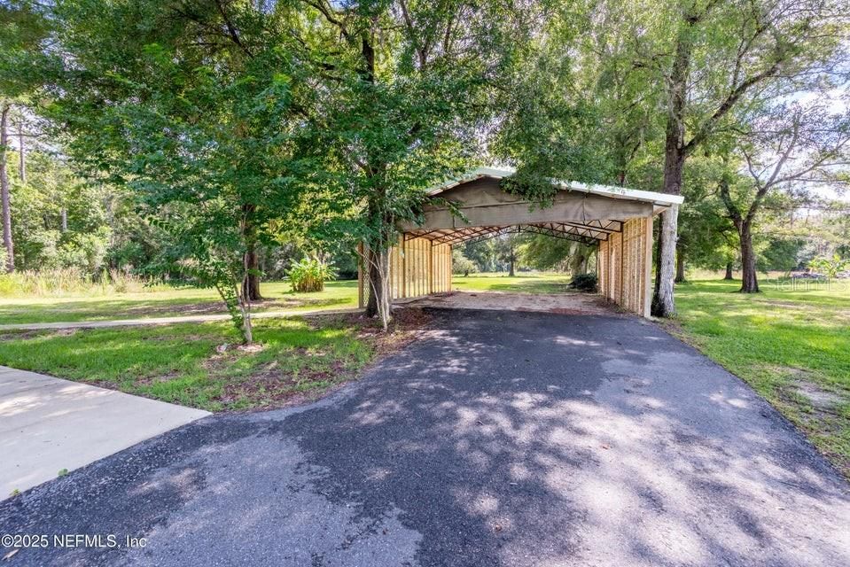 Activo con contrato: $450,000 (5 camas, 3 baños, 2356 Pies cuadrados)