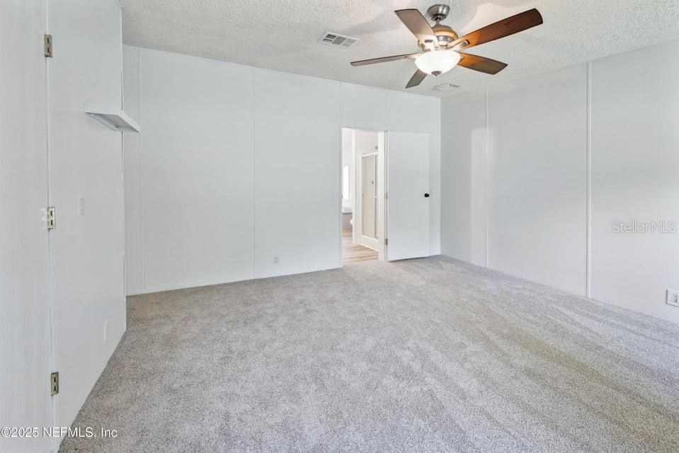 Activo con contrato: $450,000 (5 camas, 3 baños, 2356 Pies cuadrados)