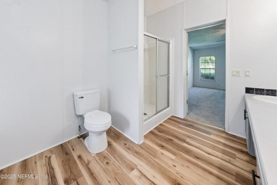 Activo con contrato: $450,000 (5 camas, 3 baños, 2356 Pies cuadrados)