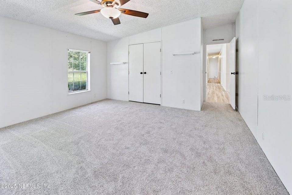 Activo con contrato: $450,000 (5 camas, 3 baños, 2356 Pies cuadrados)