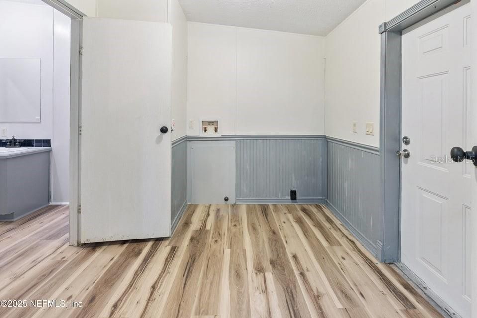 Activo con contrato: $450,000 (5 camas, 3 baños, 2356 Pies cuadrados)