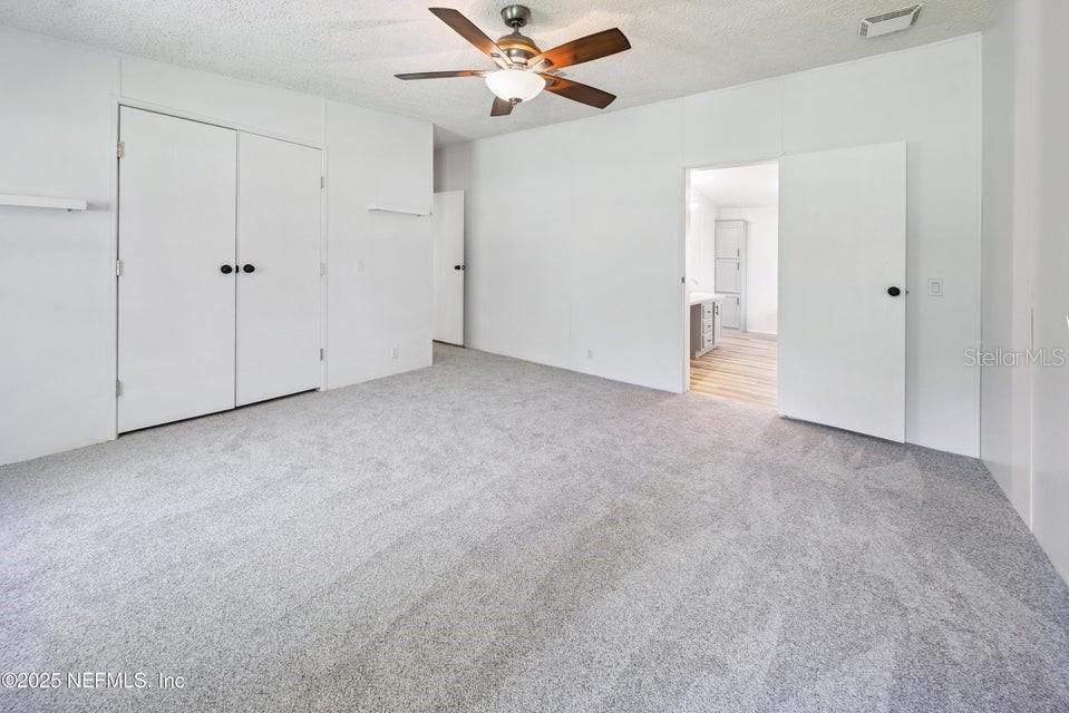 Activo con contrato: $450,000 (5 camas, 3 baños, 2356 Pies cuadrados)