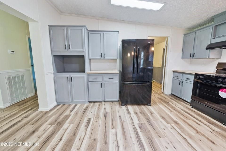 Activo con contrato: $450,000 (5 camas, 3 baños, 2356 Pies cuadrados)