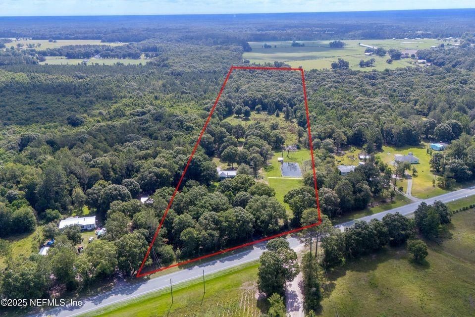 Activo con contrato: $450,000 (5 camas, 3 baños, 2356 Pies cuadrados)