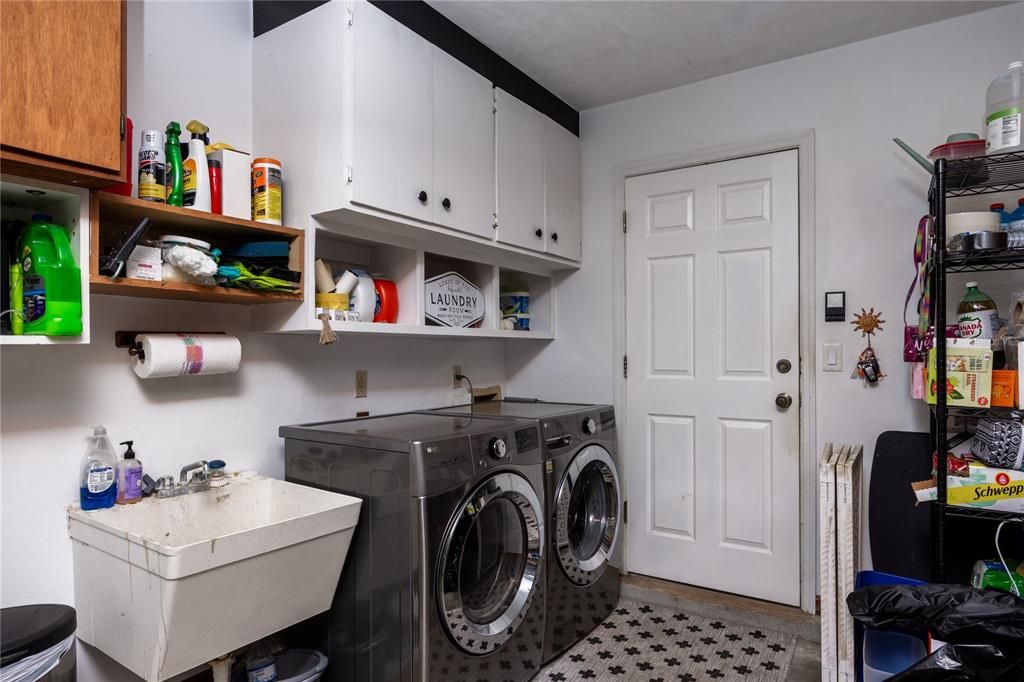 Active With Contract: $445,000 (3 beds, 2 baths, 2027 Square Feet)