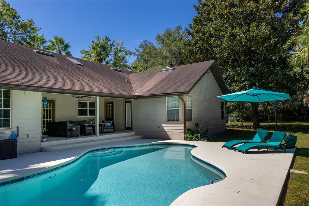 Active With Contract: $445,000 (3 beds, 2 baths, 2027 Square Feet)