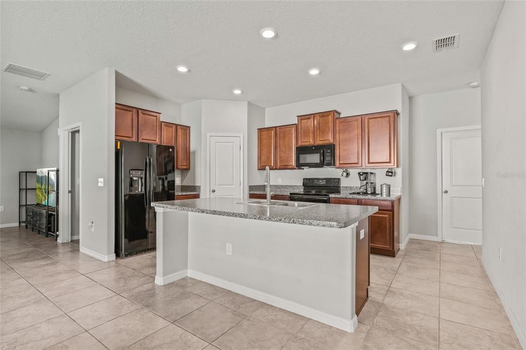 Active With Contract: $299,900 (4 beds, 2 baths, 1835 Square Feet)