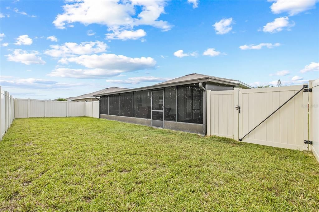Active With Contract: $299,900 (4 beds, 2 baths, 1835 Square Feet)
