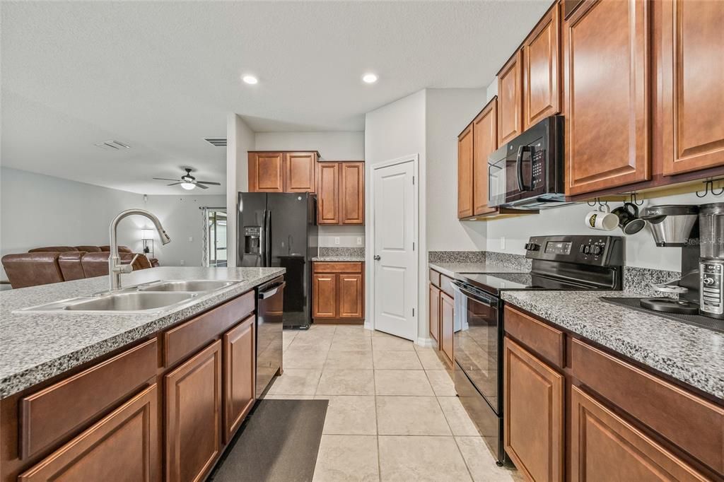 Active With Contract: $299,900 (4 beds, 2 baths, 1835 Square Feet)