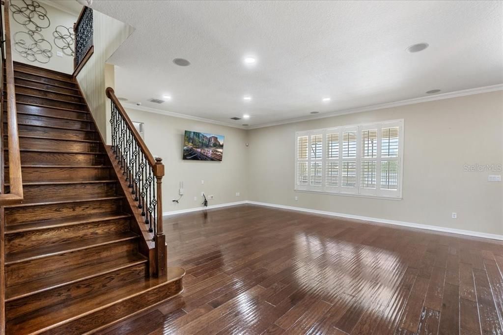 合同活跃: $795,000 (5 贝兹, 4 浴室, 3497 平方英尺)