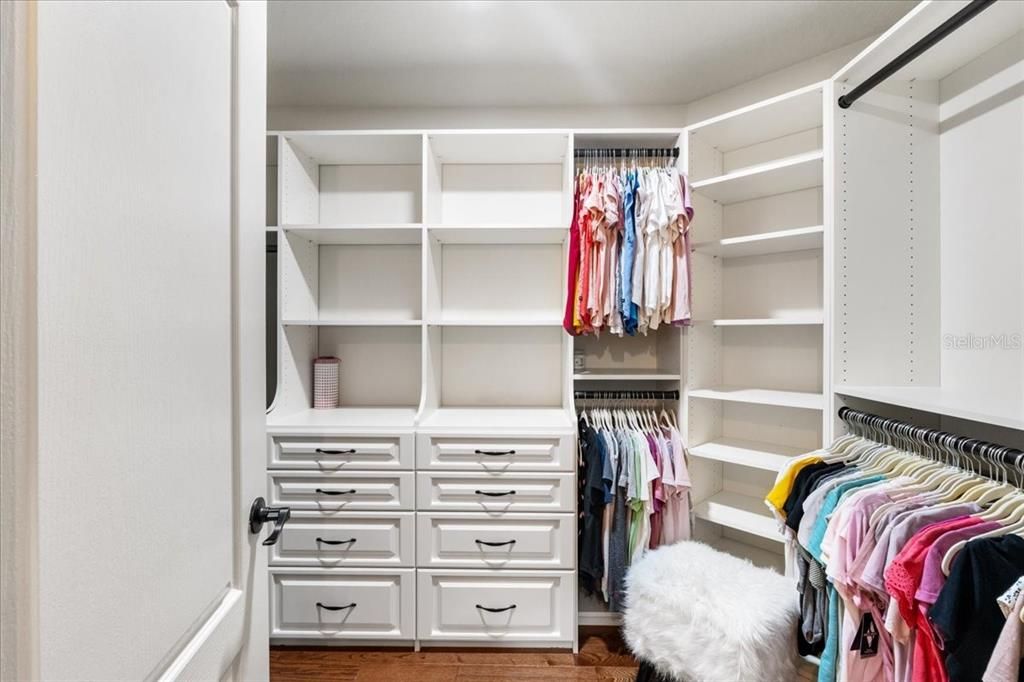 合同活跃: $795,000 (5 贝兹, 4 浴室, 3497 平方英尺)