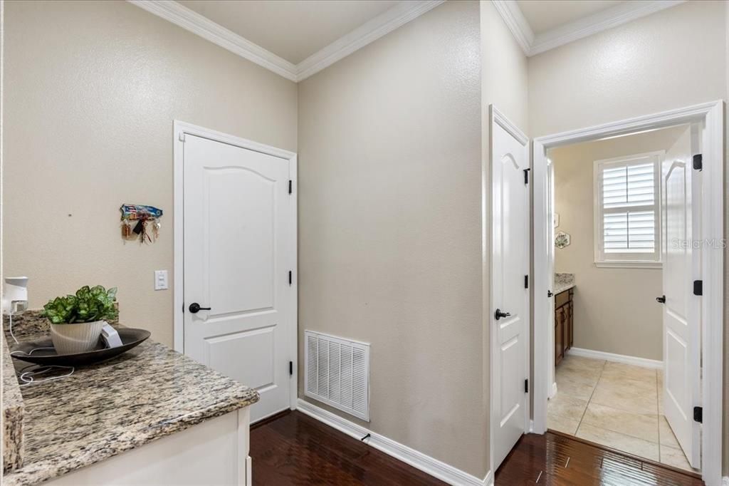 合同活跃: $795,000 (5 贝兹, 4 浴室, 3497 平方英尺)