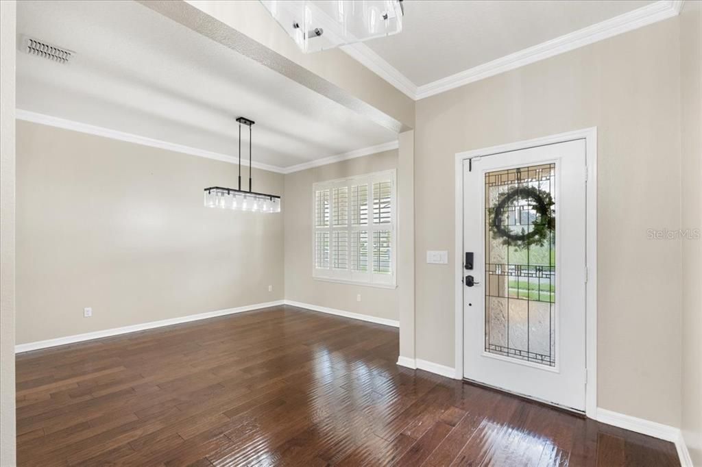 合同活跃: $795,000 (5 贝兹, 4 浴室, 3497 平方英尺)