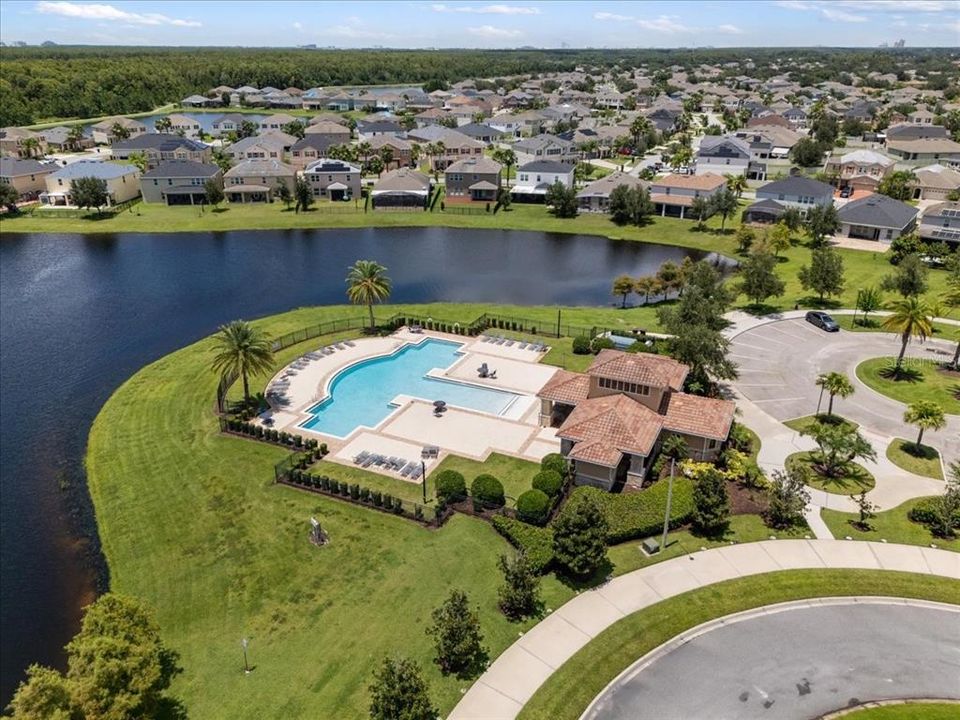 合同活跃: $795,000 (5 贝兹, 4 浴室, 3497 平方英尺)