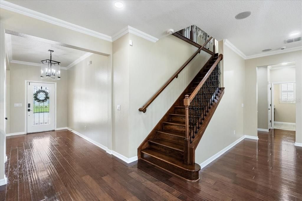 合同活跃: $795,000 (5 贝兹, 4 浴室, 3497 平方英尺)