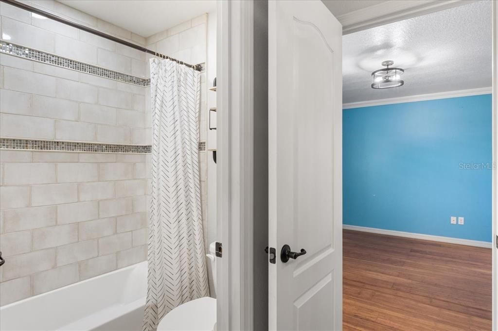 合同活跃: $795,000 (5 贝兹, 4 浴室, 3497 平方英尺)