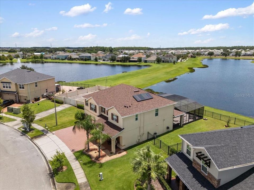 合同活跃: $795,000 (5 贝兹, 4 浴室, 3497 平方英尺)