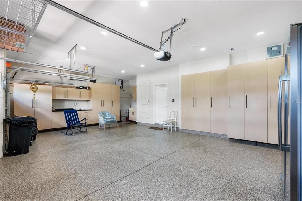 合同活跃: $795,000 (5 贝兹, 4 浴室, 3497 平方英尺)