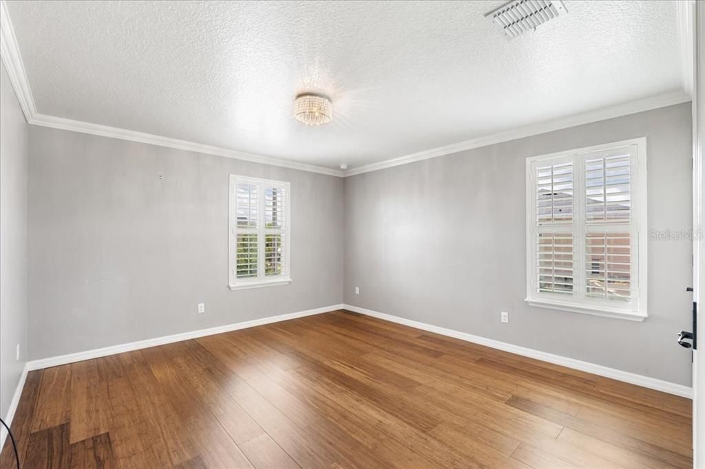 合同活跃: $795,000 (5 贝兹, 4 浴室, 3497 平方英尺)