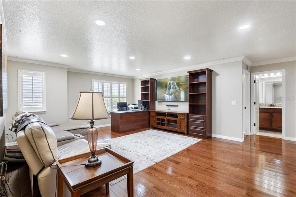 合同活跃: $795,000 (5 贝兹, 4 浴室, 3497 平方英尺)