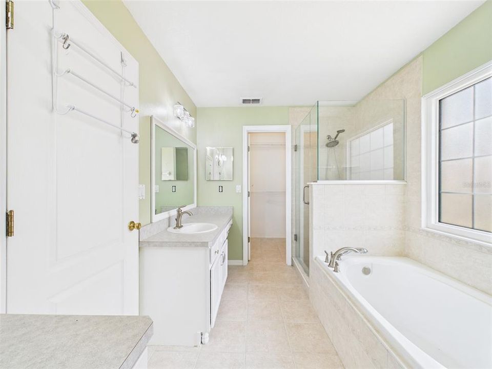 На продажу: $434,900 (3 спален, 2 ванн, 1763 Квадратных фут)