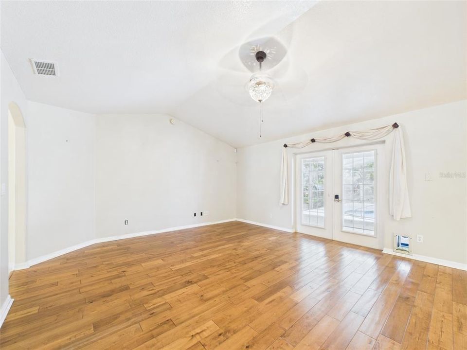 На продажу: $434,900 (3 спален, 2 ванн, 1763 Квадратных фут)